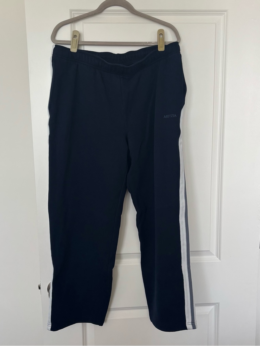 Aritzia Cozy Sweatfleece Mega Straight Sweatpants with Striped Trim